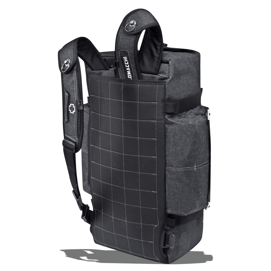 Shoulder straps on a duffle bag that tuck into the hydration compartment.