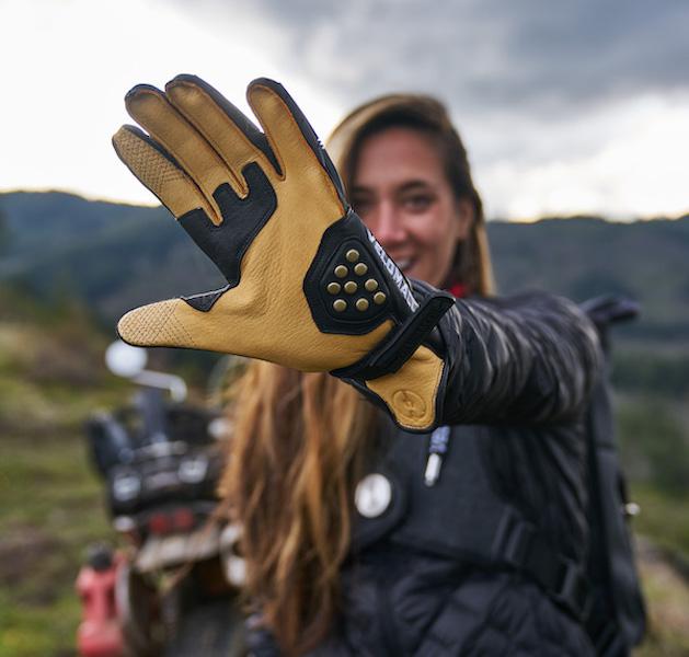 Deerskin palms give these motorcycle gloves improved tactile feel and dexterity for comfort.